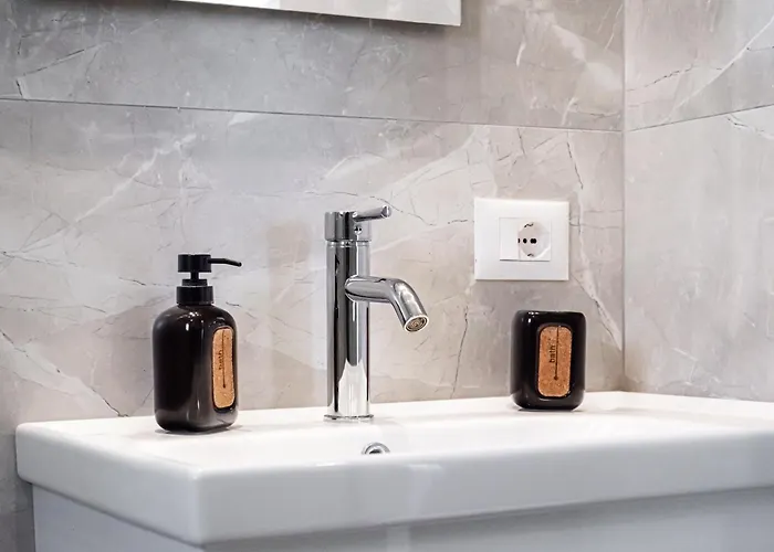 Endless Blue 招待所 3*