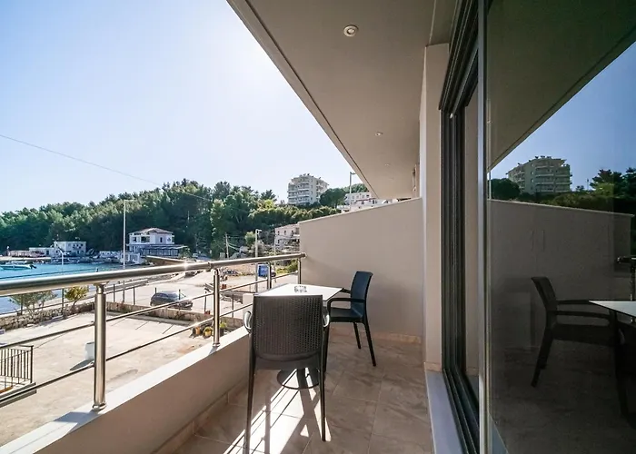 Endless Blue 招待所 3*